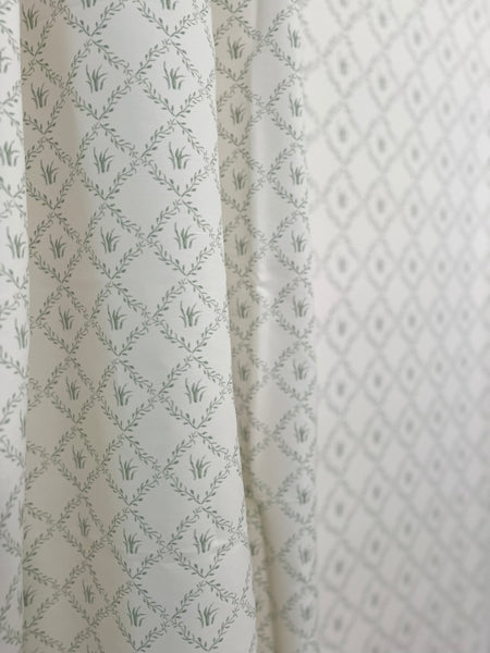 Garden Trellis in Cream- Wallpaper