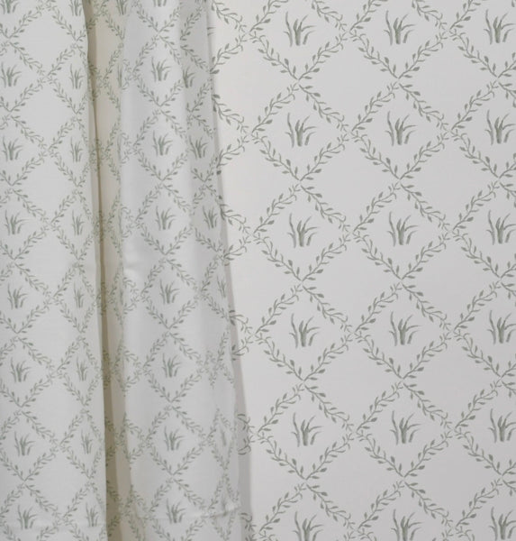 Garden Trellis in Cream- Wallpaper